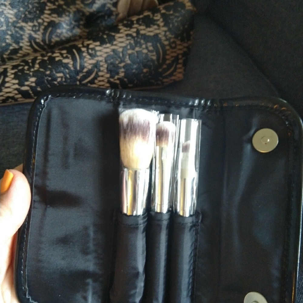 NWOT It Cosmetics Make-up Brushes